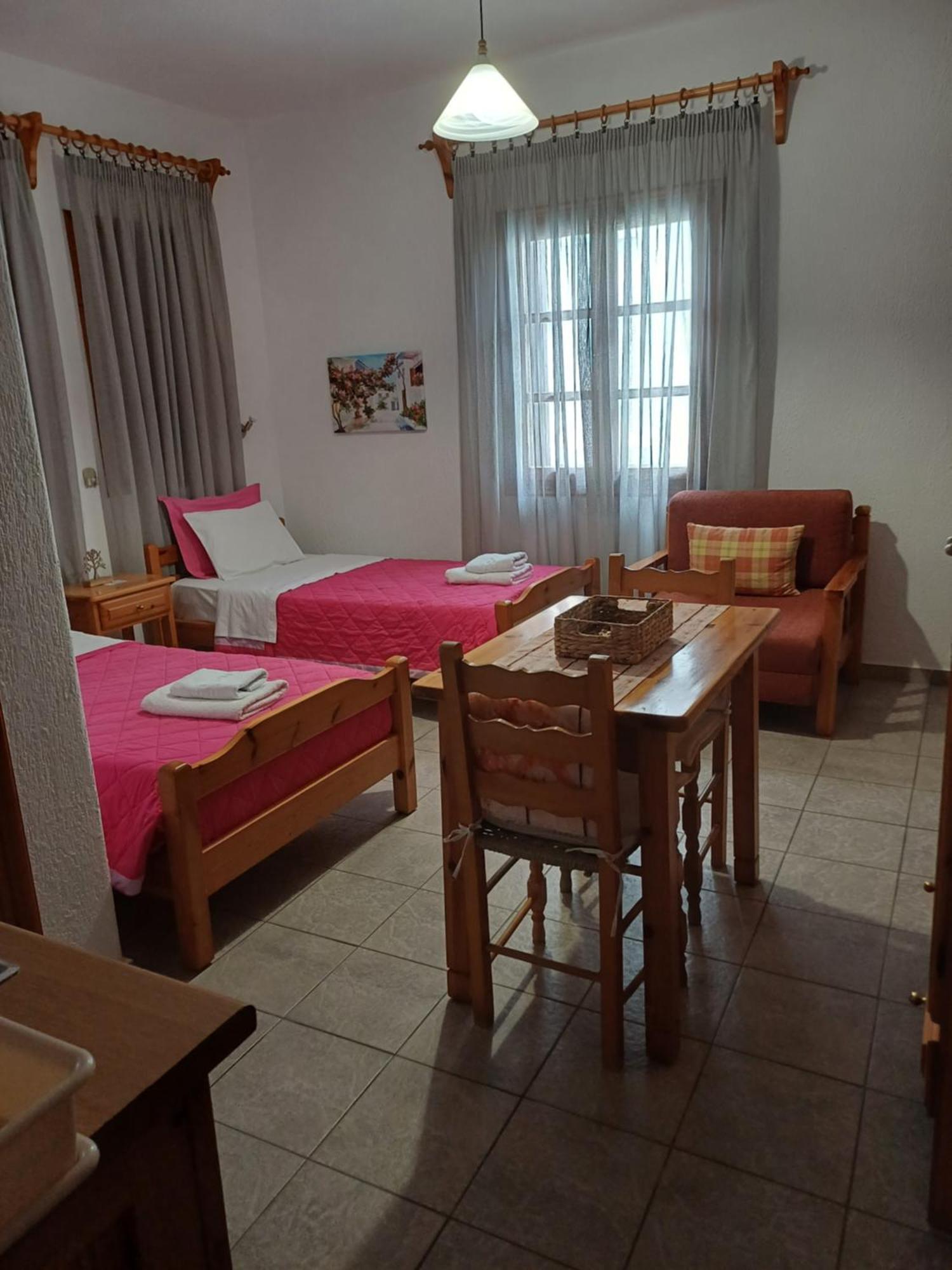 Nikolaos Studios Apartments Skopelos Town Bagian luar foto