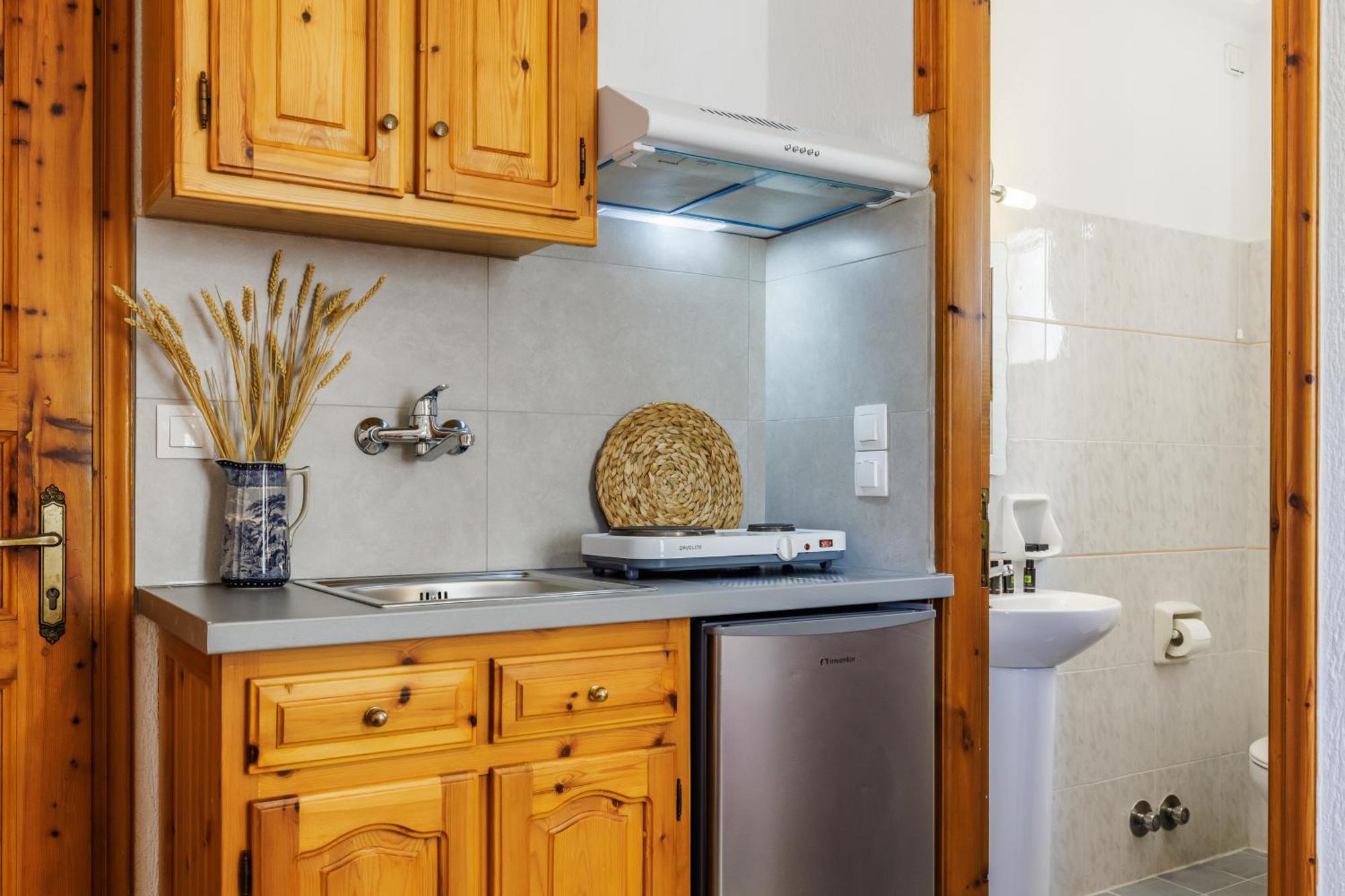 Nikolaos Studios Apartments Skopelos Town Bagian luar foto