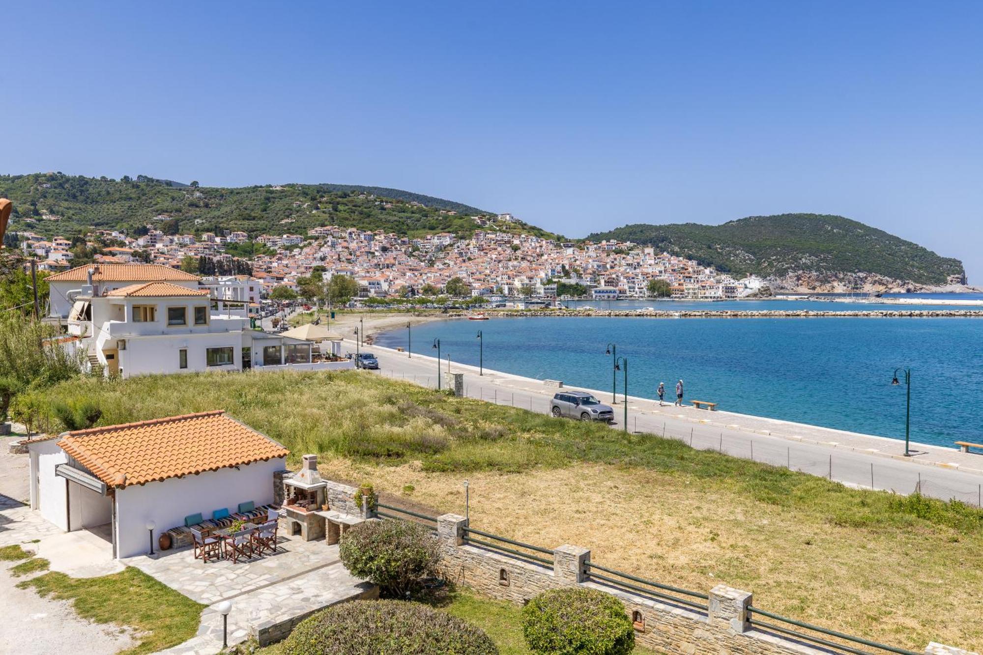 Nikolaos Studios Apartments Skopelos Town Bagian luar foto