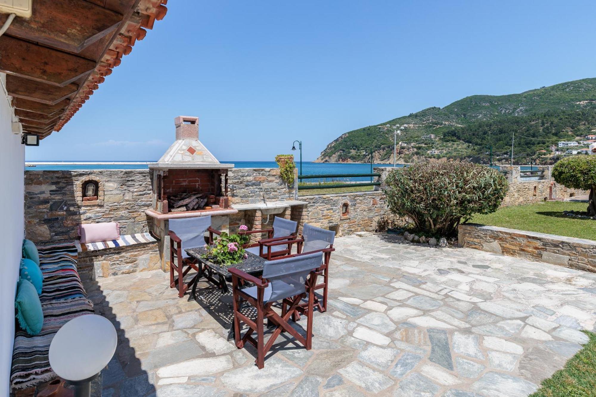 Nikolaos Studios Apartments Skopelos Town Bagian luar foto