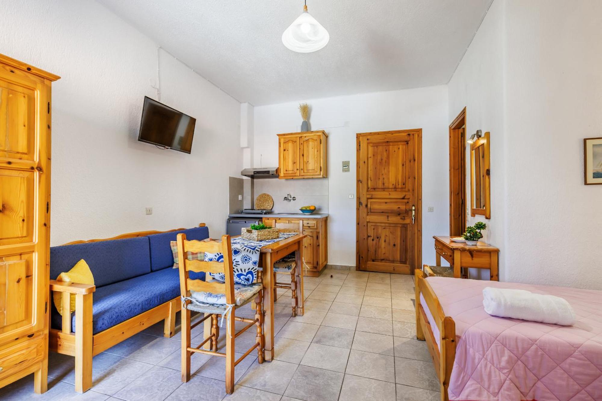 Nikolaos Studios Apartments Skopelos Town Bagian luar foto
