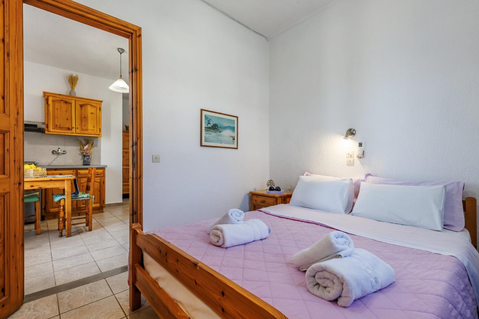 Nikolaos Studios Apartments Skopelos Town Bagian luar foto