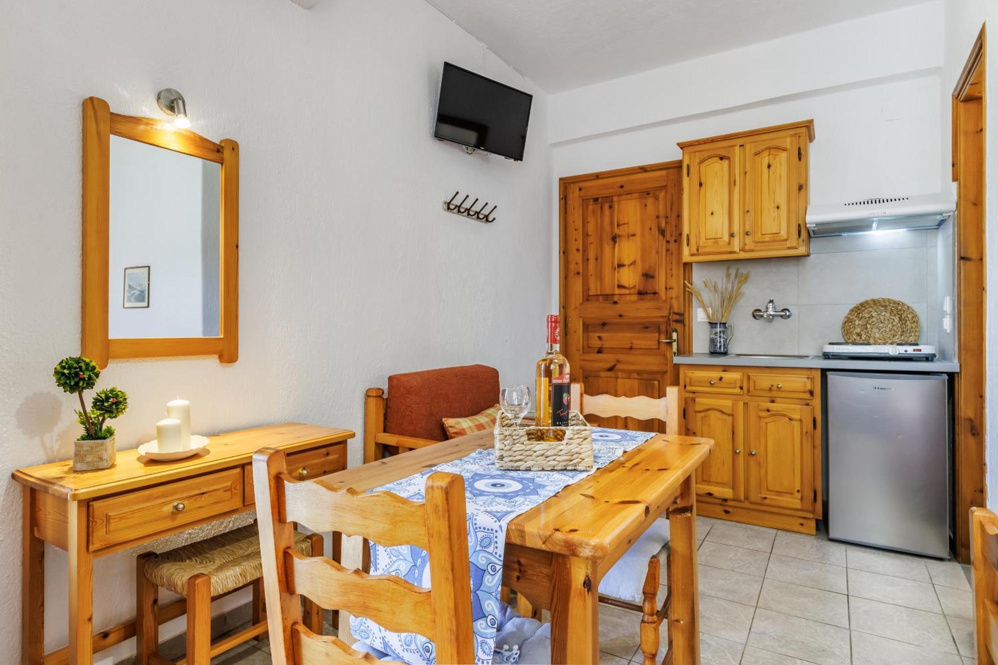 Nikolaos Studios Apartments Skopelos Town Bagian luar foto