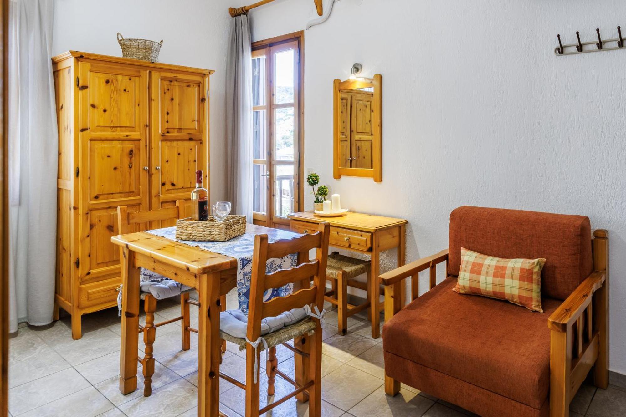Nikolaos Studios Apartments Skopelos Town Bagian luar foto