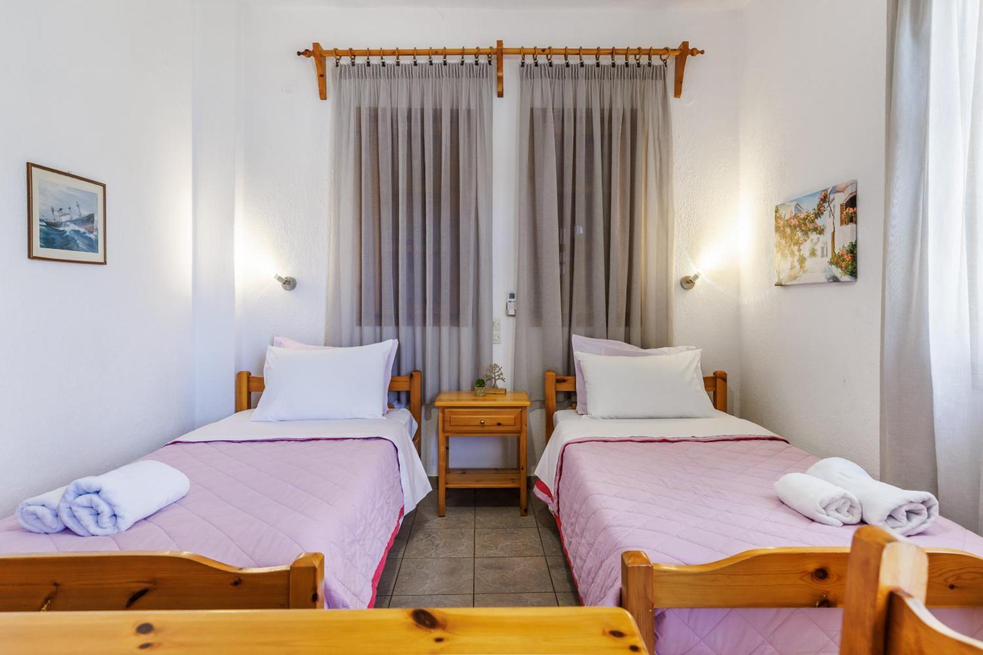 Nikolaos Studios Apartments Skopelos Town Bagian luar foto
