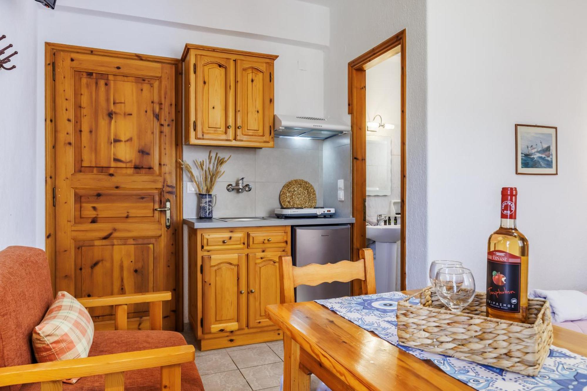 Nikolaos Studios Apartments Skopelos Town Bagian luar foto