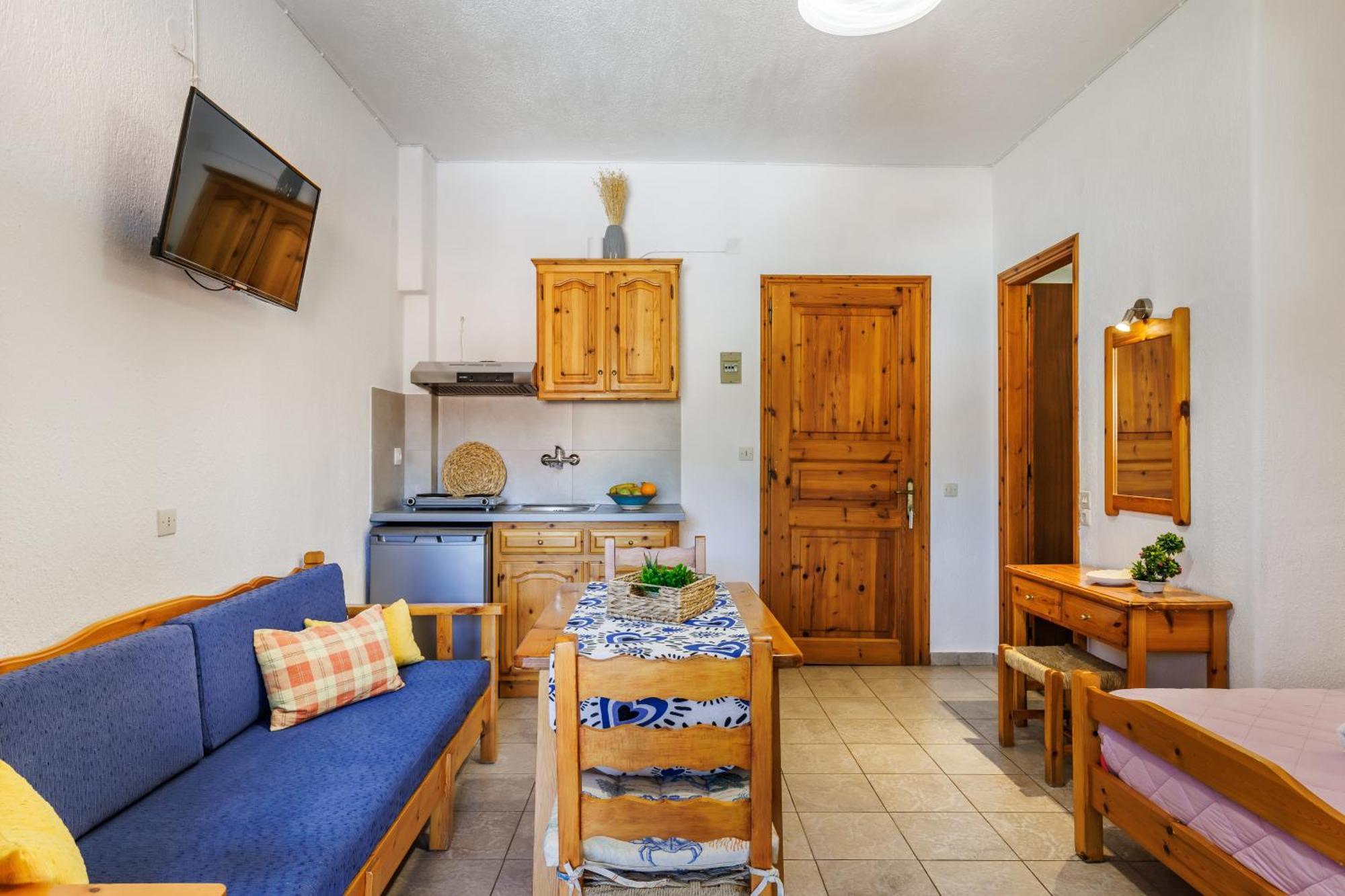 Nikolaos Studios Apartments Skopelos Town Bagian luar foto