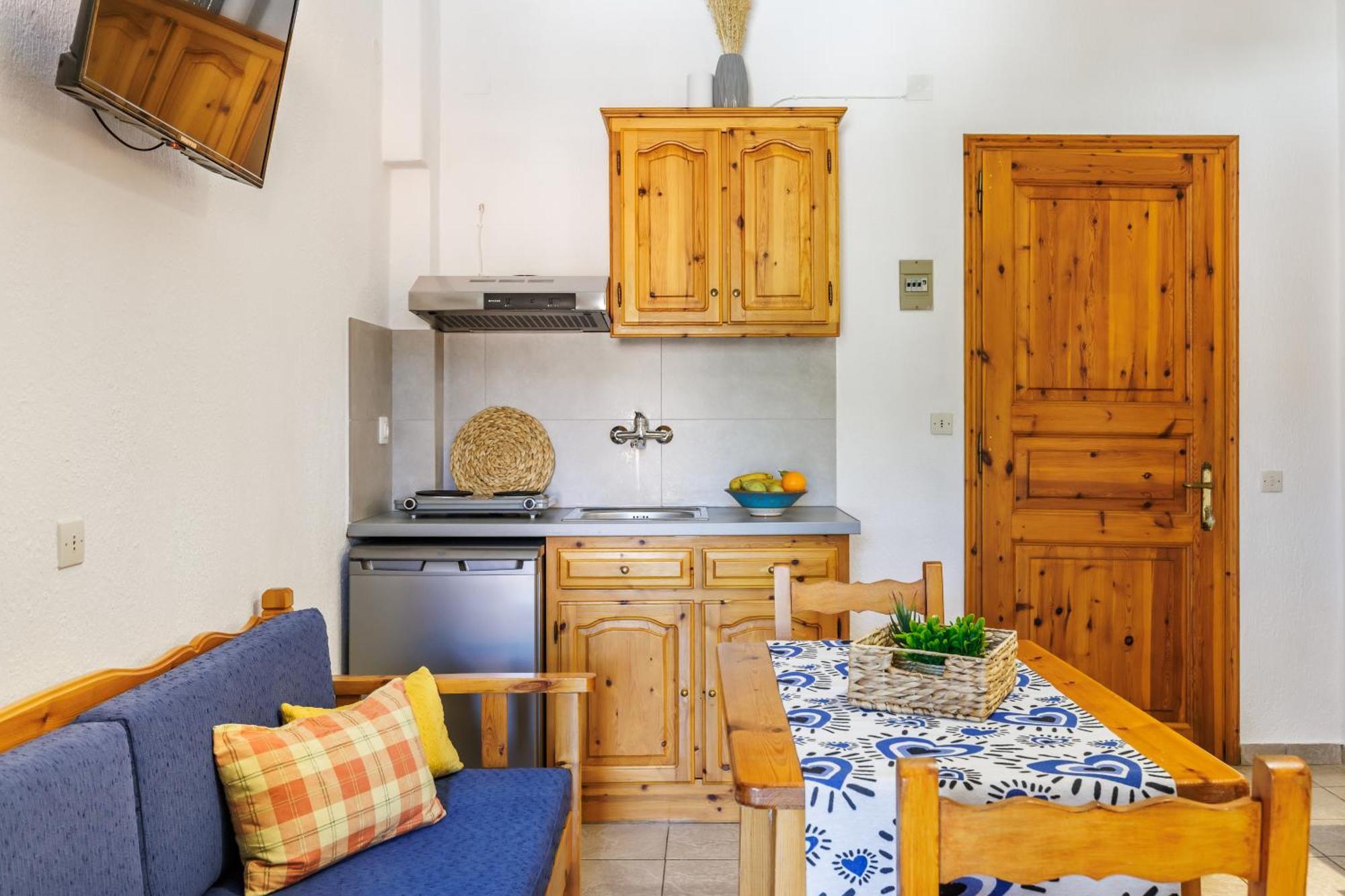 Nikolaos Studios Apartments Skopelos Town Bagian luar foto
